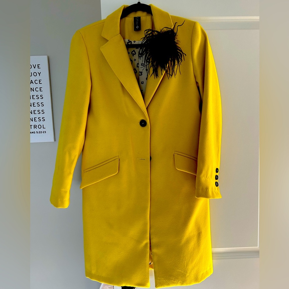 Brand for this coat it’s not in the listing option- Maryley Coats